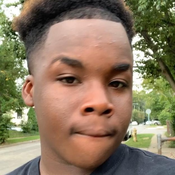 Meet your Posher, Devonte - Picture 1 of 1